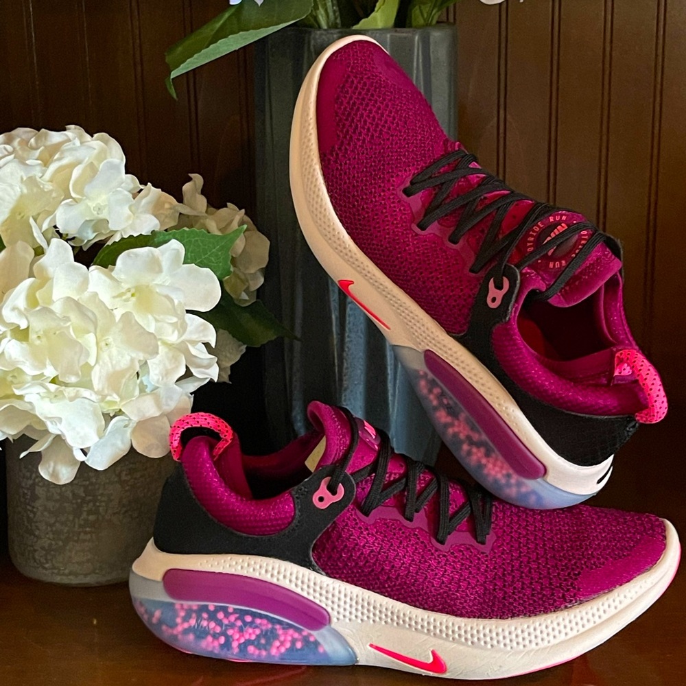 Women's Magenta Knit Athletic Sneakers - Unknown Brand